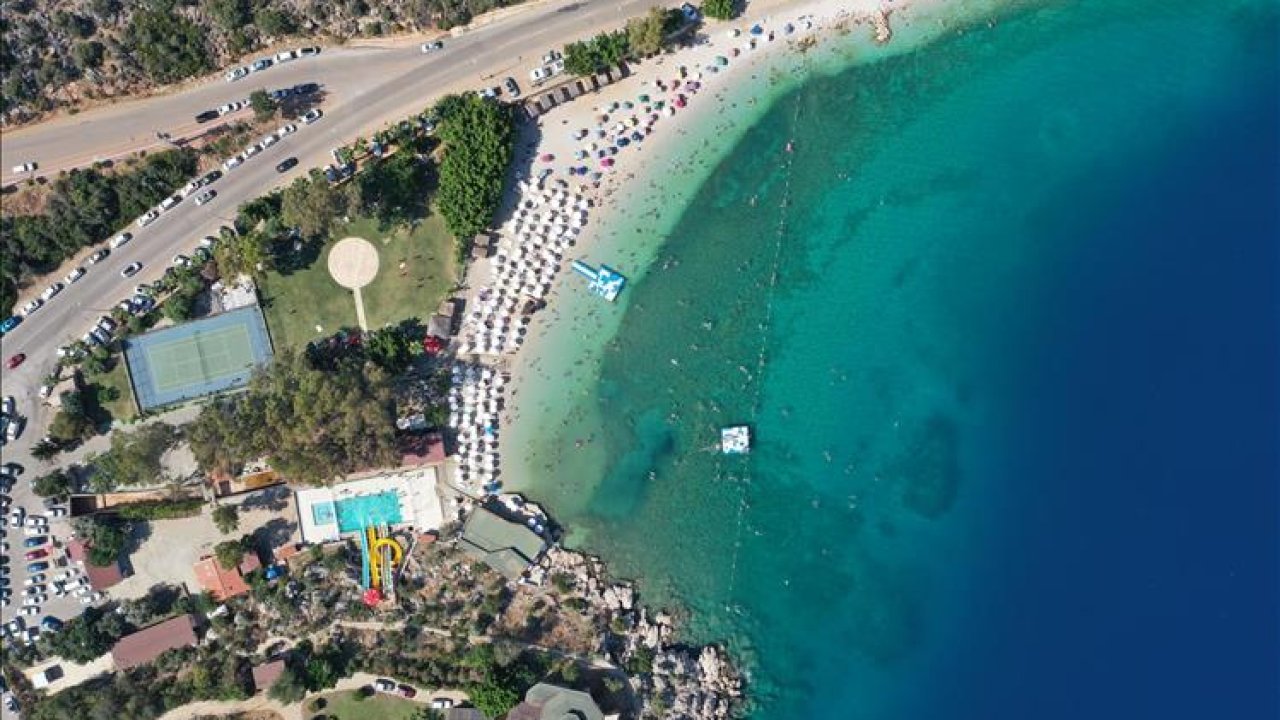 Sakinlik arayanlara özel! Edremit Turban Plajı keşfedilmeyi bekliyor